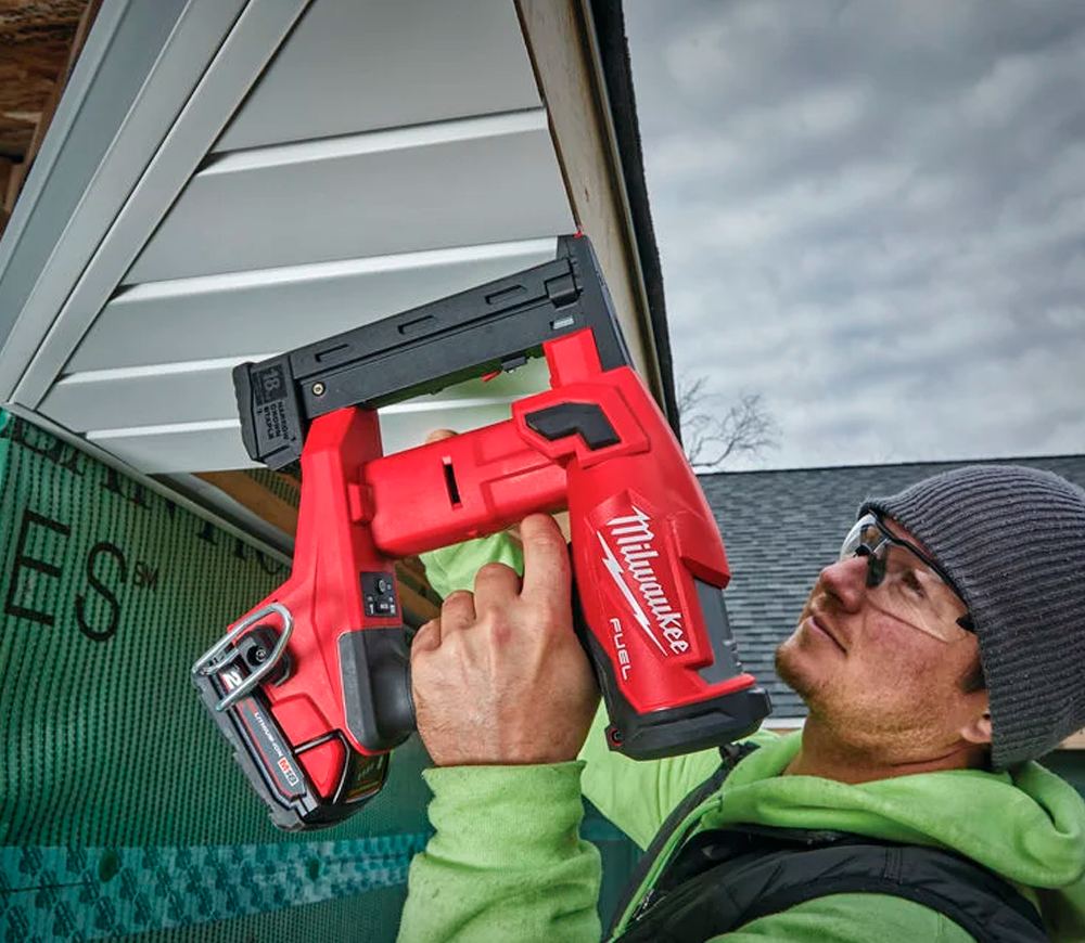 Capsator cu acumulator (fără bat) MILWAUKEE M18FNCS18GS-0X  900bat/min 18V-6