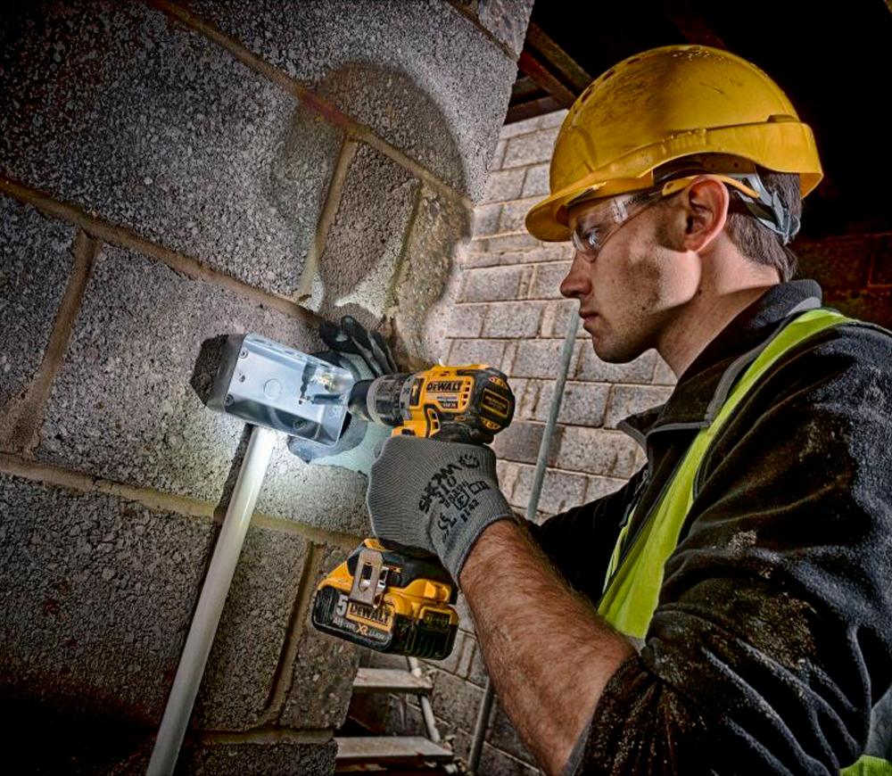 Mașină de înșurubat cu percuție cu acum. DEWALT DCD796E1T-XJ 18V 1.7Ah-8