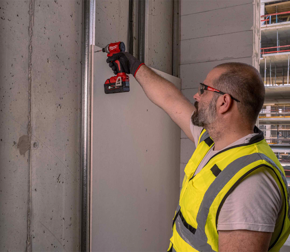Șurubelnița cu acumulator сu impact (fără bat.) MILWAUKEE M18 BLIDRC-0 18V-4