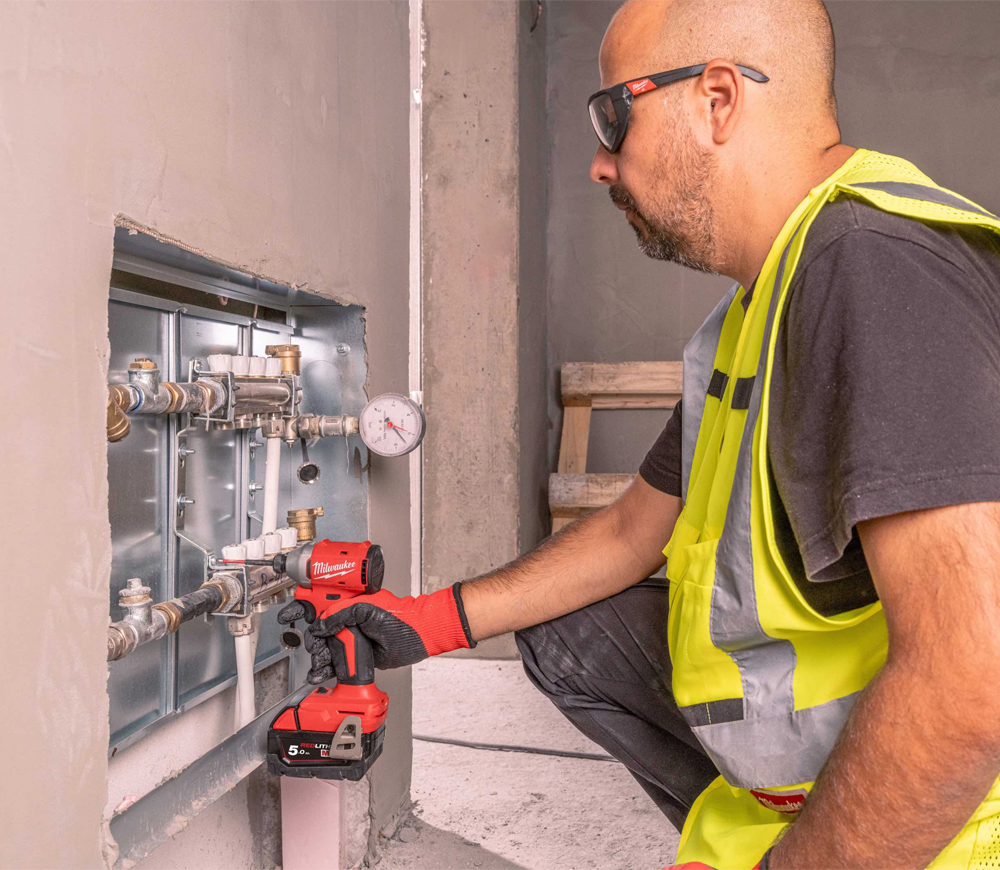 Șurubelnița cu acumulator сu impact (fără bat.) MILWAUKEE M18 BLIDRC-0 18V-5