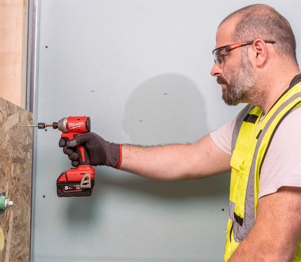Șurubelnița cu acumulator сu impact (fără bat.) MILWAUKEE M18 BLIDRC-0 18V-6