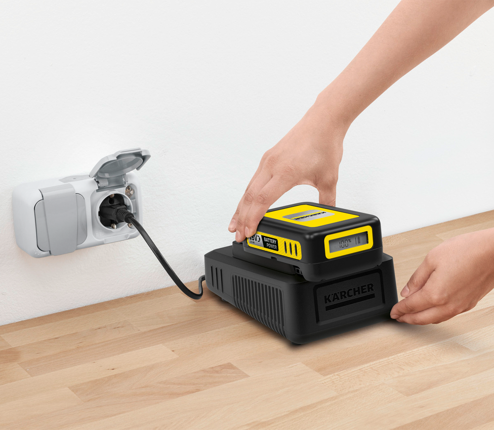 Набор зарядное устройство + аккумулятор KARCHER 2.445-062.0 55вт 18В 2.5A-2