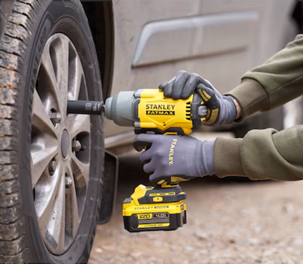 Mașină de înșurubat cu impact cu acumulator STANLEY SFMCF940M1-QW  949Nm-5