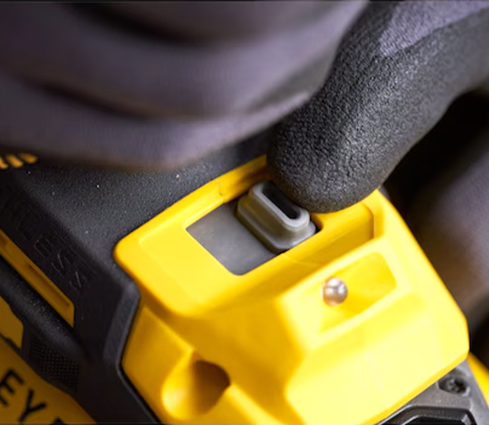 Mașină de înșurubat cu impact cu acumulator STANLEY SFMCF940M1-QW  949Nm-6