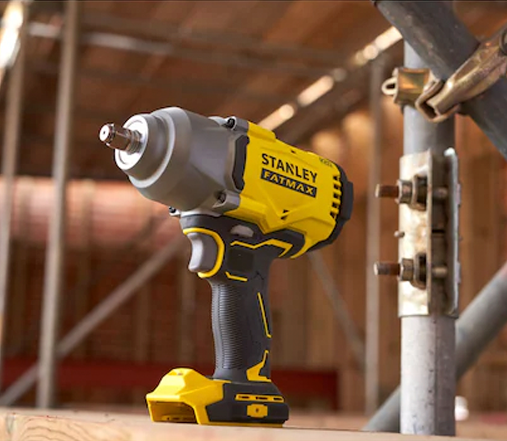 Mașină de înșurubat  cu impact cu acumulator (fără bat) STANLEY SFMCF940B-XJ  949Nm-4