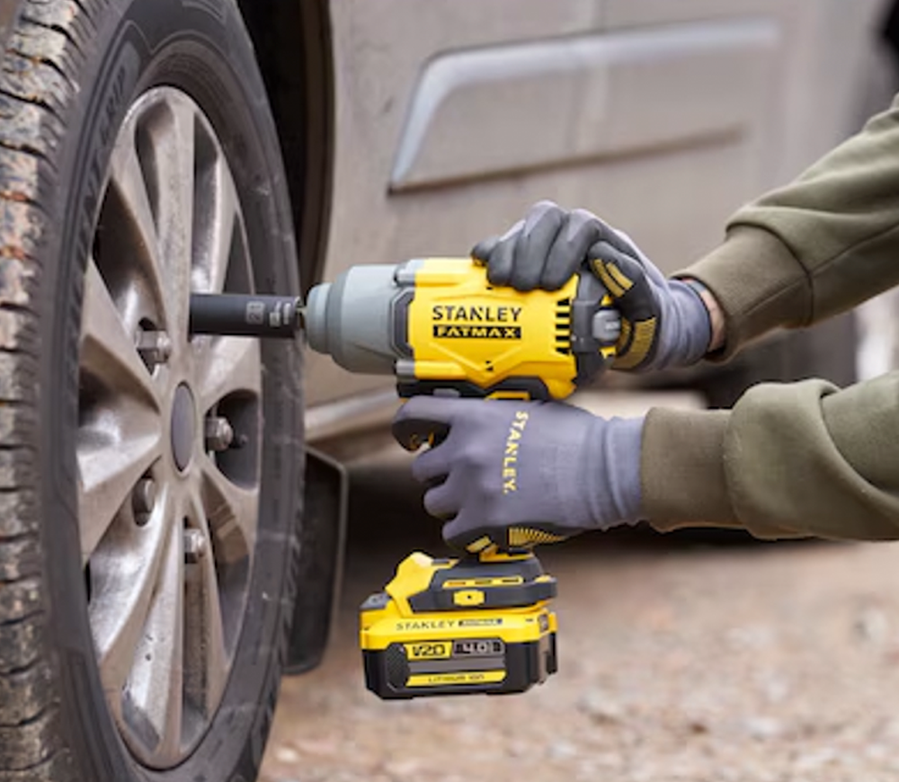Mașină de înșurubat  cu impact cu acumulator (fără bat) STANLEY SFMCF940B-XJ  949Nm-6