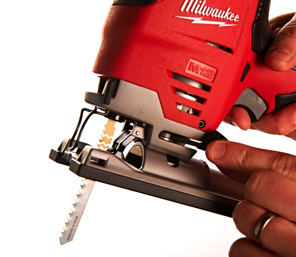 Fierăstrău pendular cu acumulator (fără bat) MILWAUKEE M12 JS-0 12V-4