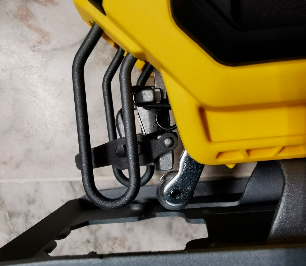 Fierăstrău pendular cu acumulator (fără bat) STANLEY SFMCS600B-XJ 18V-4