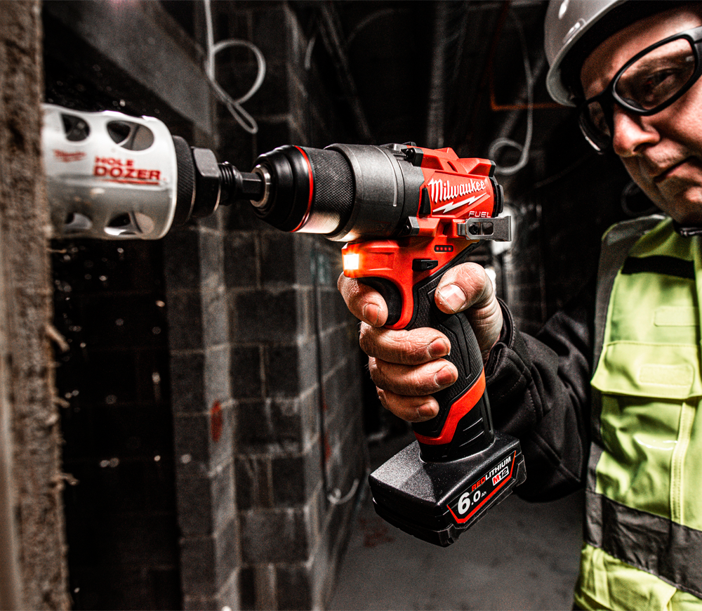 Шуруповёрт аккумуляторный MILWAUKEE M12 FDD-202X 12В 2Ач-3