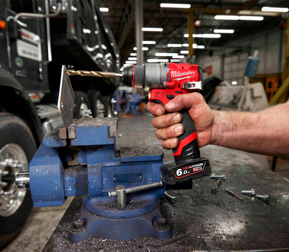 Шуруповёрт аккумуляторный MILWAUKEE M12 FDD-202X 12В 2Ач-8