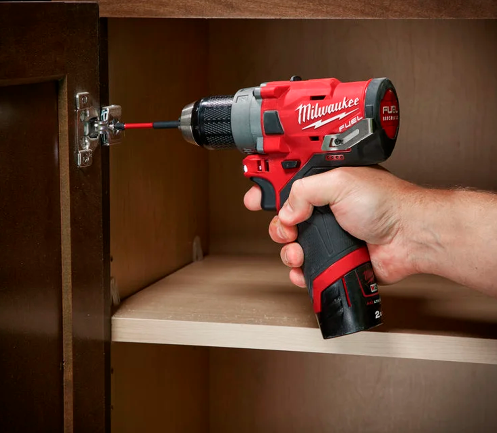 Шуруповёрт аккумуляторный MILWAUKEE M12 FDD-202X 12В 2Ач-9
