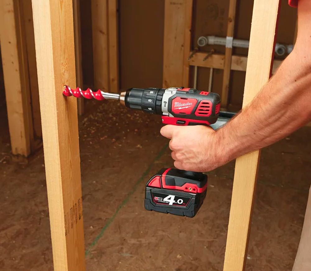 Шуруповёрт аккумуляторный ударный MILWAUKEE M18 BPD-402C  18В 4Ач-6