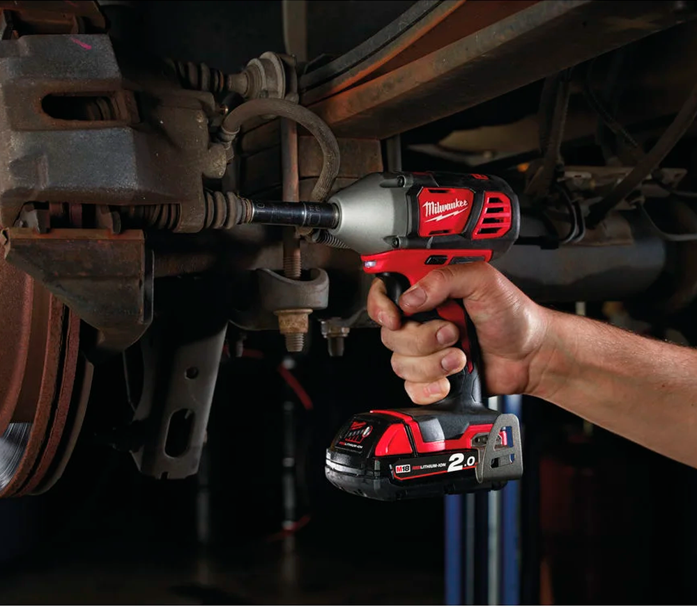 Mașină de inșurubat cu impact cu acumulator (fără bat) MILWAUKEE M18 BIW38-0 210Nm-5