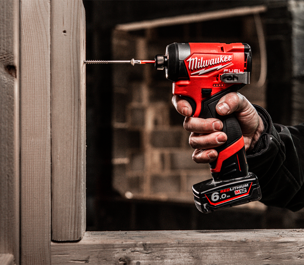 Șurubelnița cu acumulator сu impact (fără bat.) MILWAUKEE M12 FID2-0 12V-5