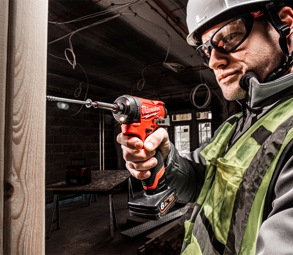 Șurubelnița cu acumulator сu impact (fără bat.) MILWAUKEE M12 FID2-0 12V-6