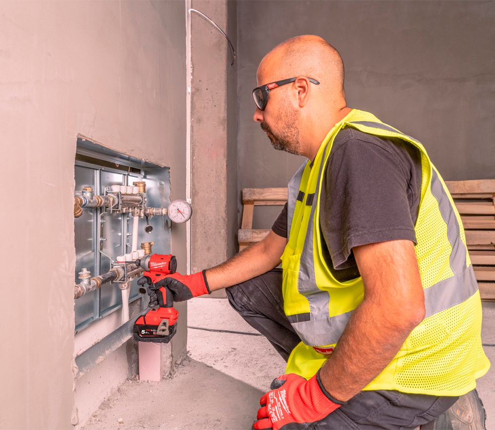 Винтовёрт аккумуляторный ударный MILWAUKEE M18 BLIDRC-402C 18В 4Ач-6