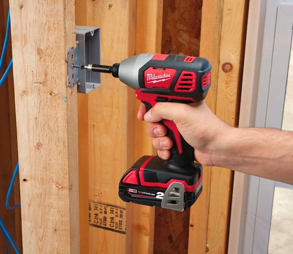Șurubelnița cu acumulator сu impact (fără bat.) MILWAUKEE M18 BID-0 18V-4