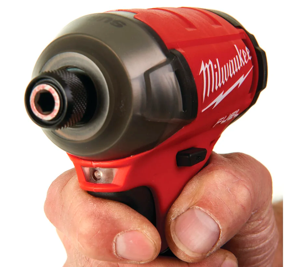 Винтовёрт аккумуляторный ударный (без АКБ) MILWAUKEE 4933459187 18В-4