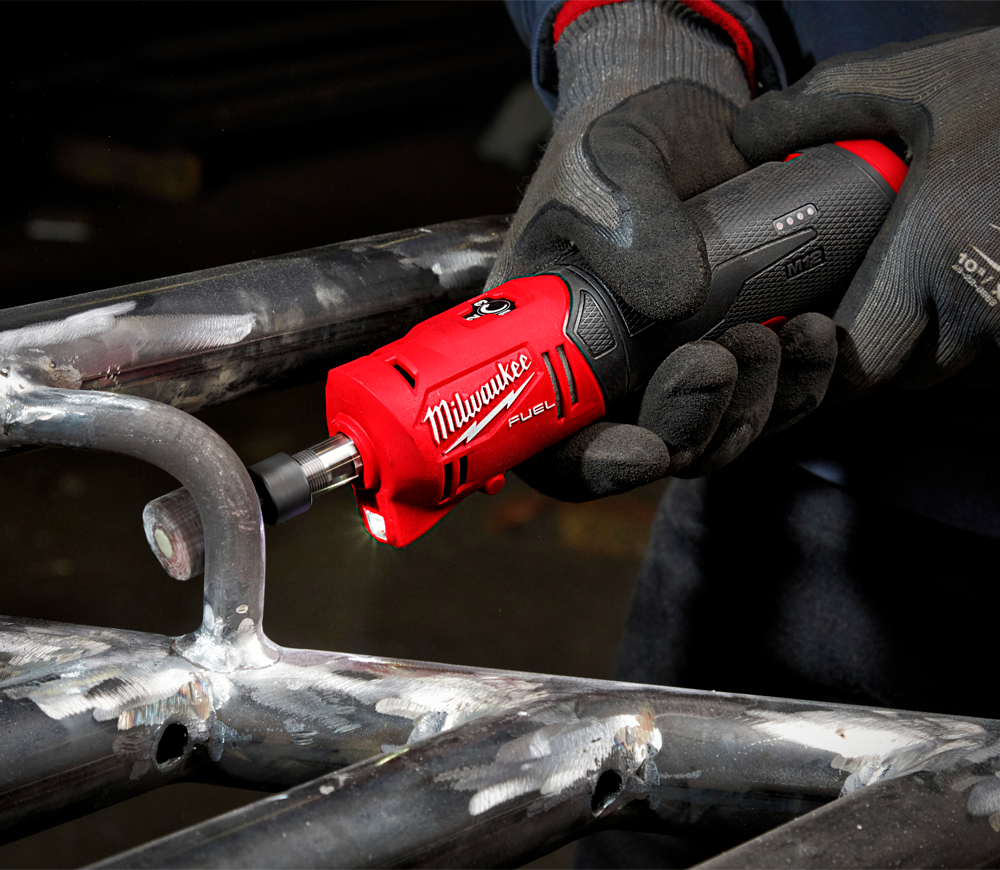 Polizor drept fără fir (fără bat) MILWAUKEE M12FDGS-0 12V-8