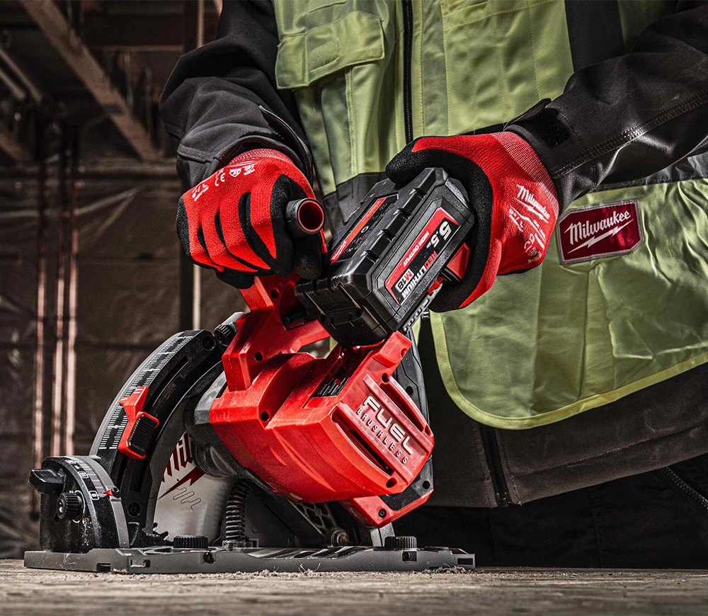 Fierăstrău circular cu acumulator (fără bat.) MILWAUKEE M18 FPS55-0P 165mm 18V-9
