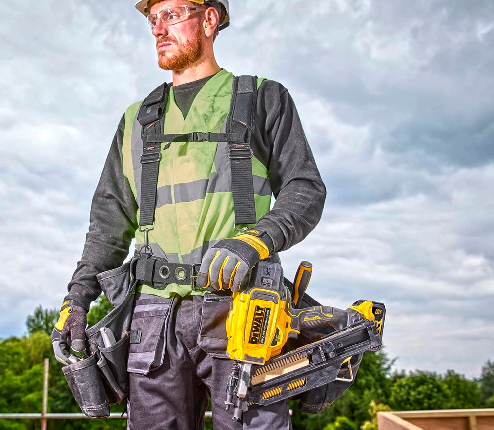 Set de capsatori cu acumulator DEWALT DCK246P2T 18V 5Ah-6