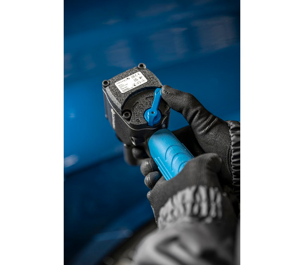 Пневматический ударный гайковерт HOEGERT HT4R626 680Нм 10000об/мин-3
