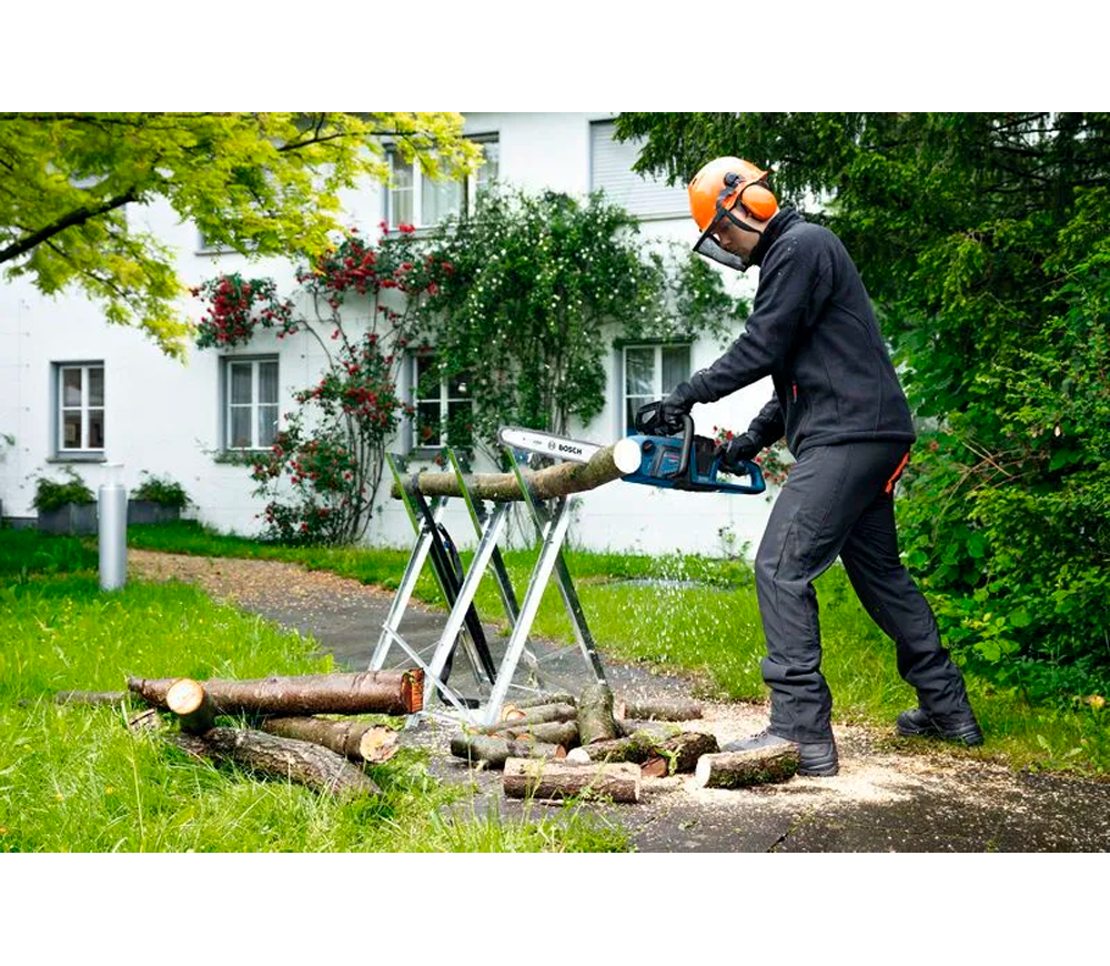 Fierăstrău cu lanț cu acumulator (fără bat) BOSCH GKE 18V-40 400mm 18V-10