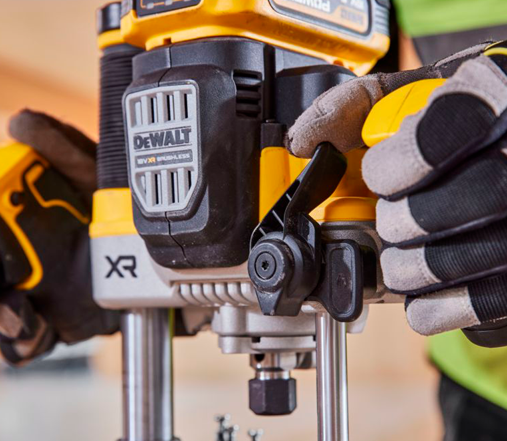 Mașină de frezat cu acumulator (fără bat) DEWALT DCW620NT-XJ 63mm 18V-10