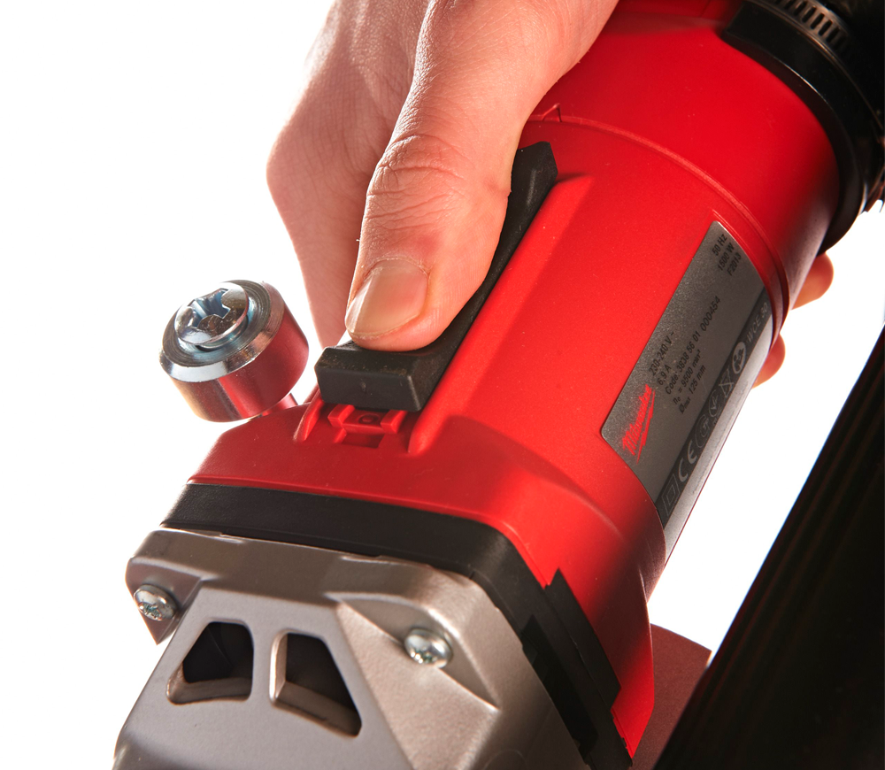 Mașină de tăiat canale MILWAUKEE WC E30 1500w-6