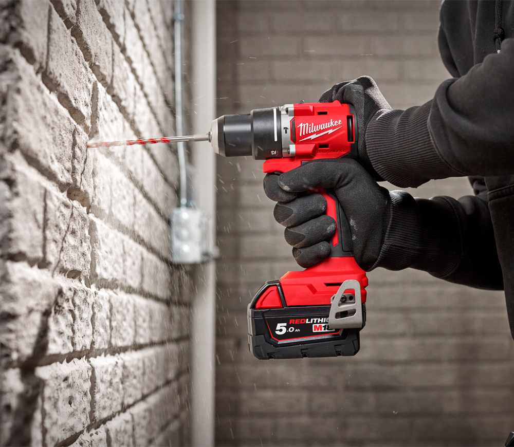 Mașină de înșurubat cu percuție cu acum. MILWAUKEE M18 BLPDRCMC-402C 18V 4Ah-4