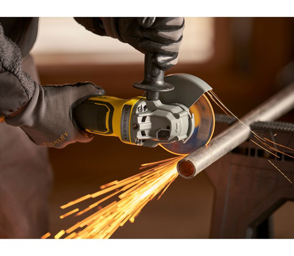 Угловая шлифмашина аккумуляторная STANLEY SFMCG700M2K-QW 125мм 18В 4Ач-6