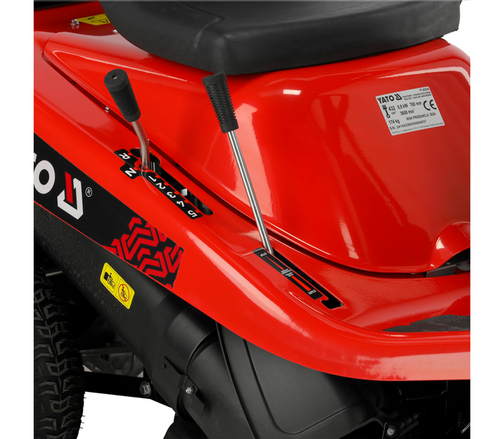 Tractor de tuns iarbă cu motor pe benzină YATO YT85550 760mm 12cp-13