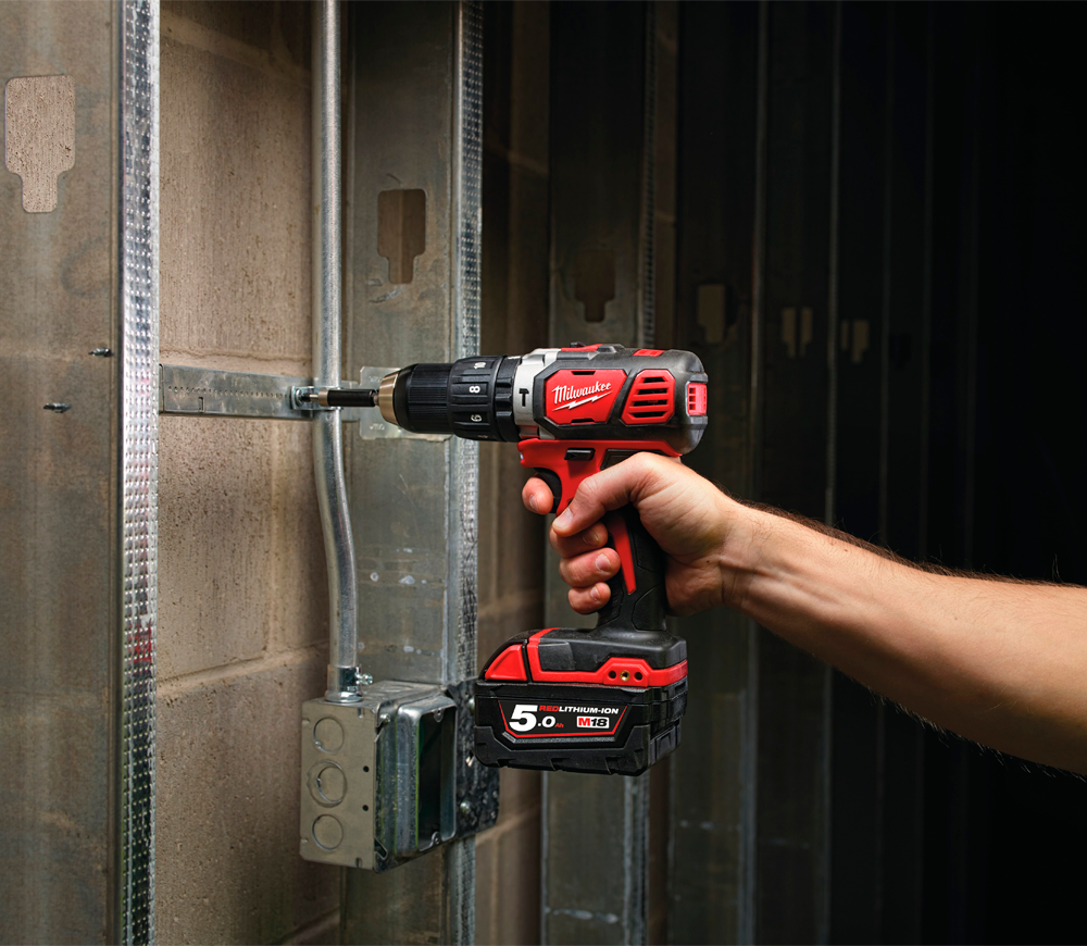 Mașină de înșurubat cu percuție cu acum. (fără bat) MILWAUKEE M18 BPD-0 18V-4