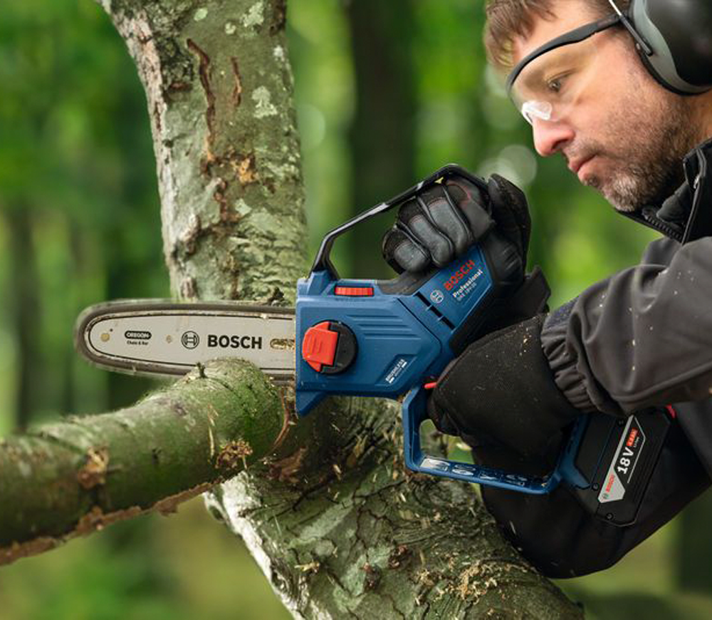 Fierăstrău cu lanț cu acumulator BOSCH GKE 18V-20 (Solo) 200mm 18V-2
