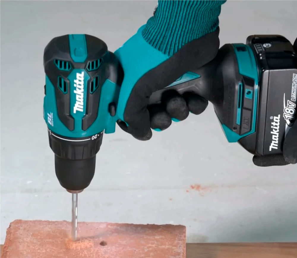 Mașină de înșurubat cu percuție cu acum. (fără bat) MAKITA DHP490Z 18V-5