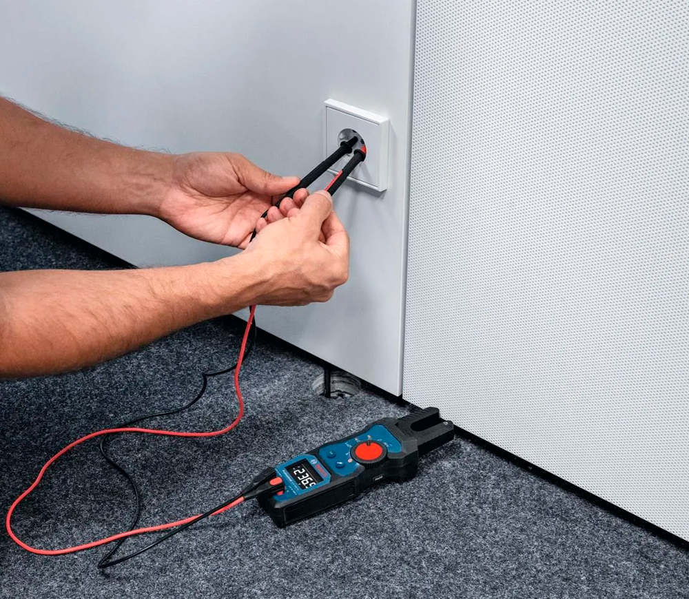 Токоизмерительные клещи BOSCH GFM 1000-15 + MH 1 1000В 200A 0/1000В-5