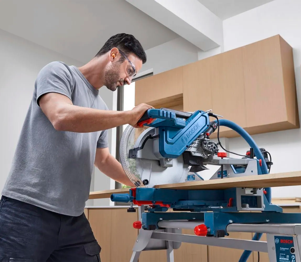 Торцовочная пила BOSCH GCM 340-305 D Professional 1800вт 305мм-5