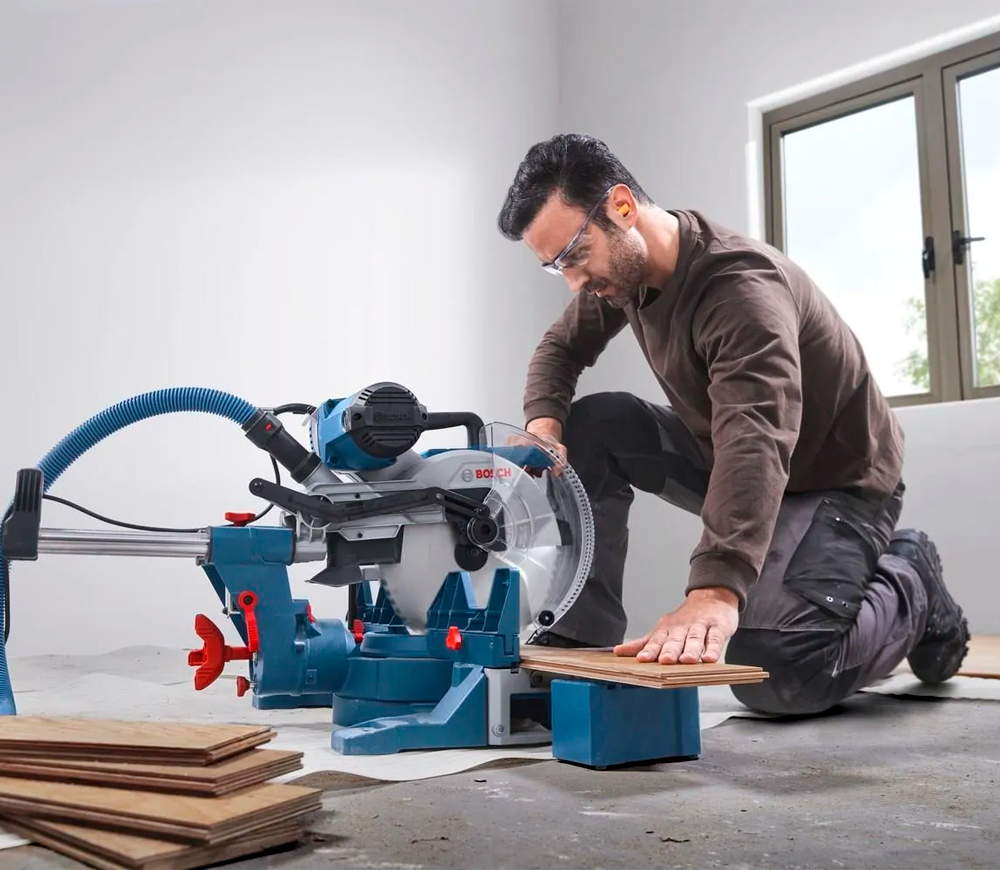 Торцовочная пила BOSCH GCM 340-305 D Professional 1800вт 305мм-6