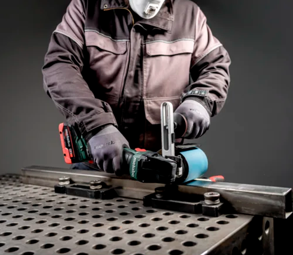 Mașină de șlefuit cu lamele fără fir (fără bat) METABO SVB 18 LTX BL 200  200mm 18V-3