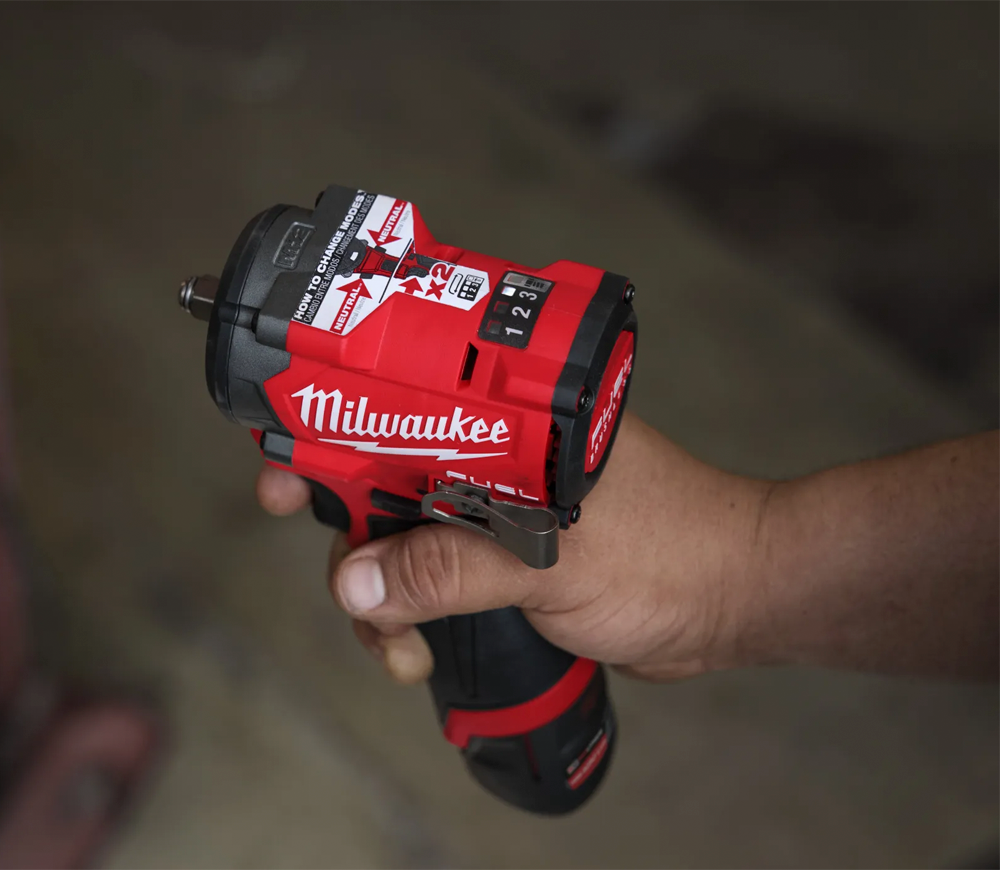 Гайковерт аккумуляторный (без АКБ) MILWAUKEE M12 FCIWP12G3-0 12В 746Нм-6