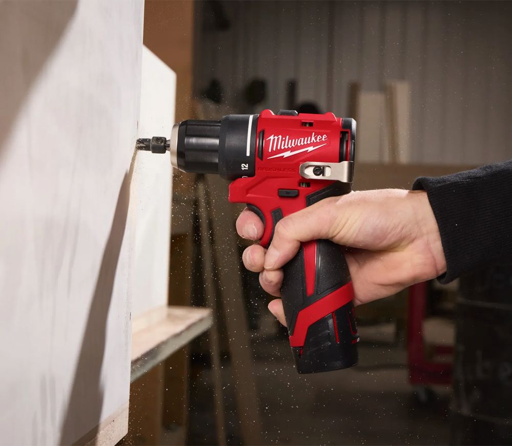 Mașină de înșurubat cu acumulator (fără bat.) MILWAUKEE M12 BLDDRC-0 12V-8