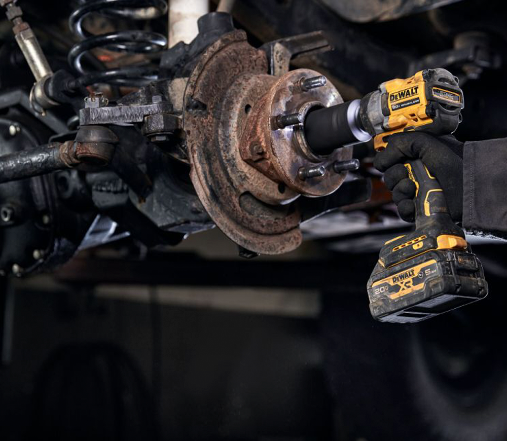 Mașină de înșurubat cu impact cu acumulator (fără bat) DEWALT DCF921NT-XJ 18V  610Nm-7