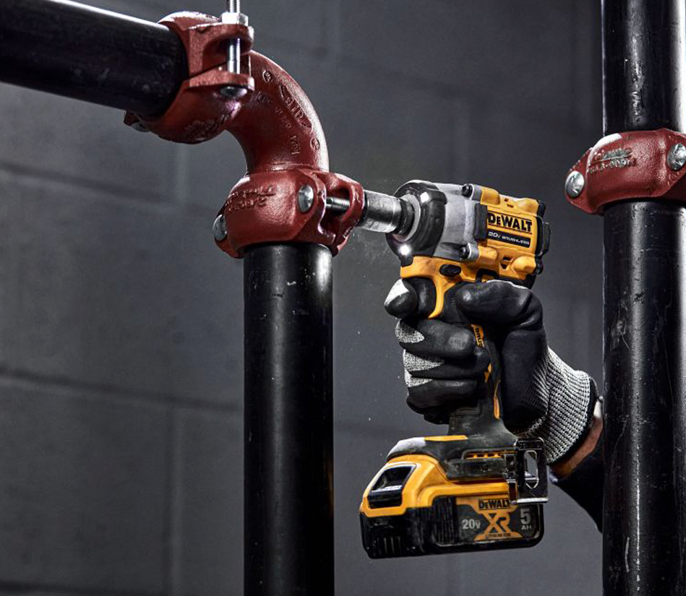 Mașină de înșurubat cu impact cu acumulator (fără bat) DEWALT DCF921NT-XJ 18V  610Nm-8