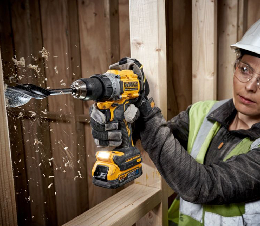 Набор аккумуляторных инструментов DEWALT DCK355P2T-QW-8