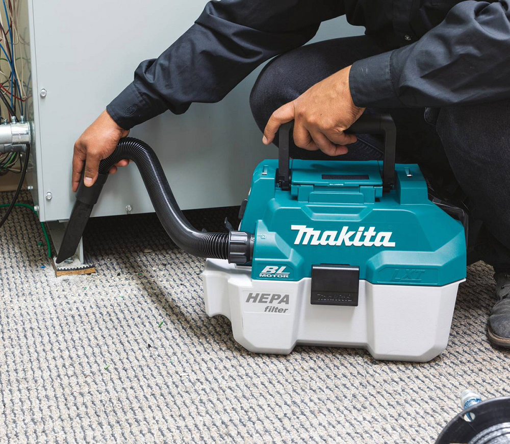 Aspirator industrial cu accumulator (fără bat) MAKITA 18V DVC750LZ 67mbar 7.5L-8