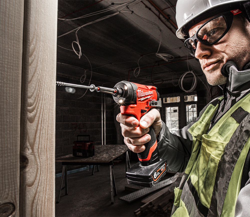 Șurubelnița cu acumulator сu impact MILWAUKEE M12 FID2MC-202X 12V 2Ah-7