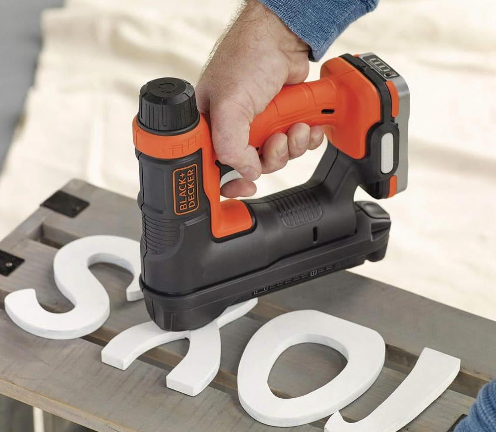 Capsator cu acumulator (fără bat) BLACK&DECKER BDCT12N 20bat/min 12V-5